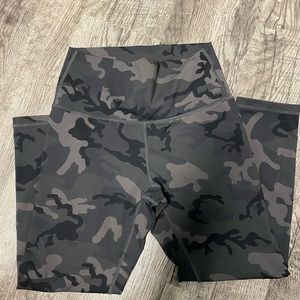 Zyia Forest Camo Luxe Hi Rise Capri 20”